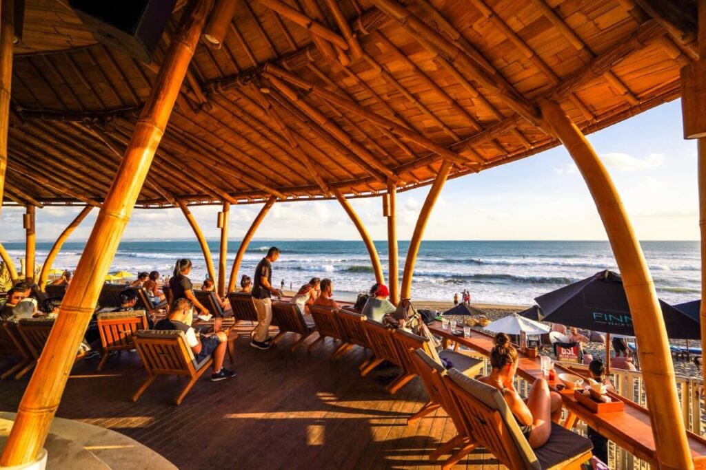 sunset lounge 16